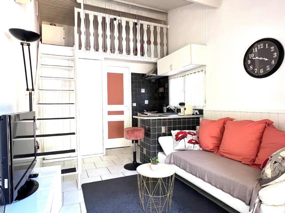 Ferienwohnung Le Jardin De Mae Bouc-Bel-Air Exterior foto