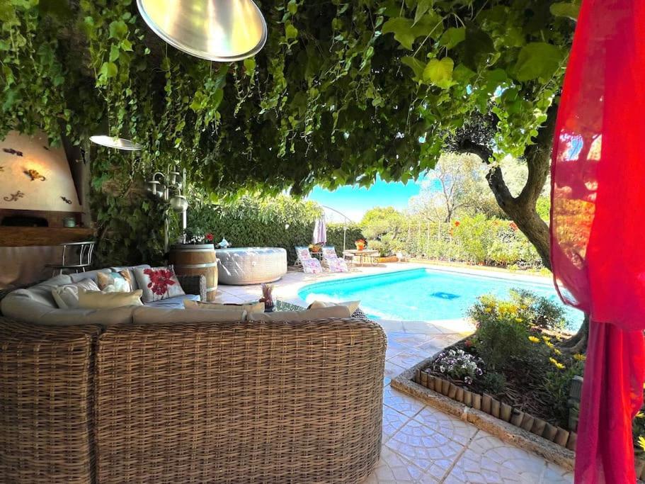Ferienwohnung Le Jardin De Mae Bouc-Bel-Air Exterior foto