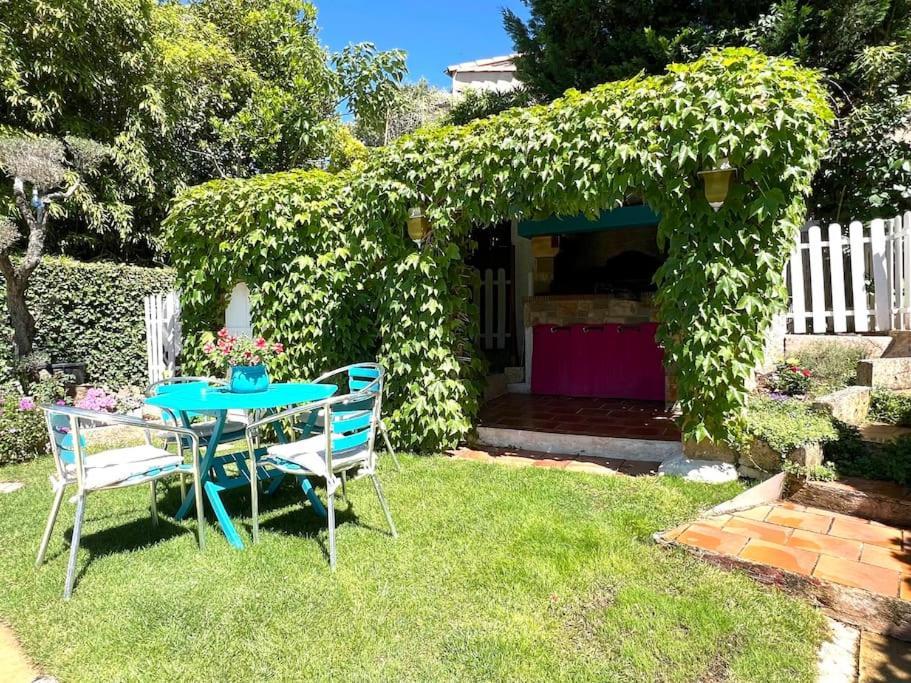 Ferienwohnung Le Jardin De Mae Bouc-Bel-Air Exterior foto