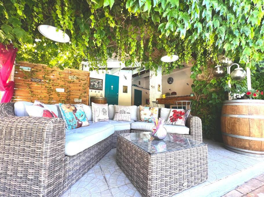 Ferienwohnung Le Jardin De Mae Bouc-Bel-Air Exterior foto