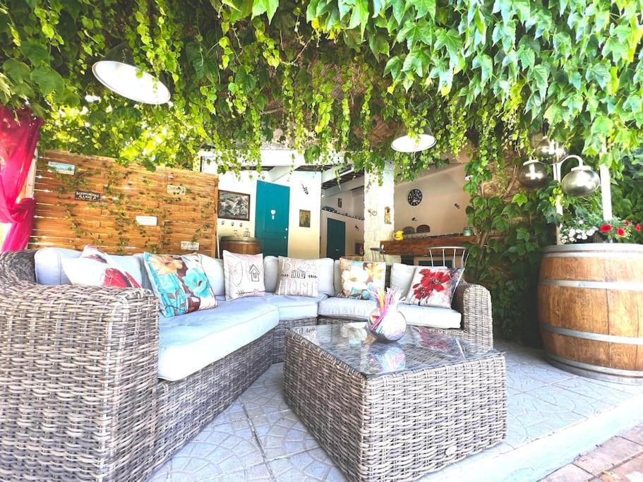 Ferienwohnung Le Jardin De Mae Bouc-Bel-Air Exterior foto
